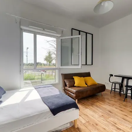 Apartment Happy Alpha I Montevrain